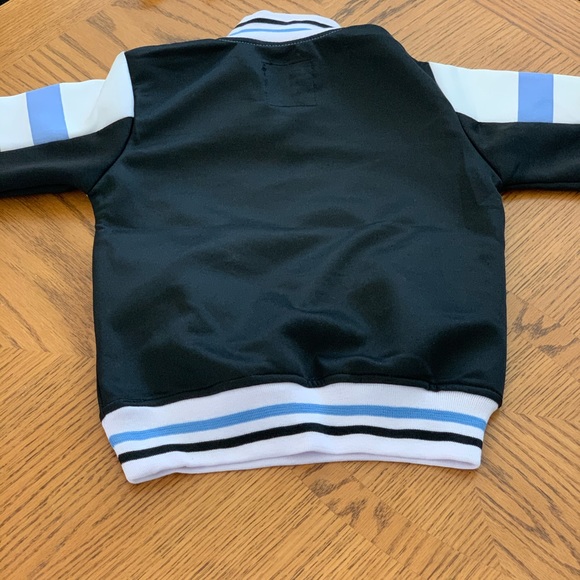 Boy’s 2pc Jogger Set Sizes 4 & 5 - Picture 13 of 16